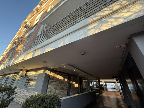 Departamento De 3 Ambientes - Castelar Centro