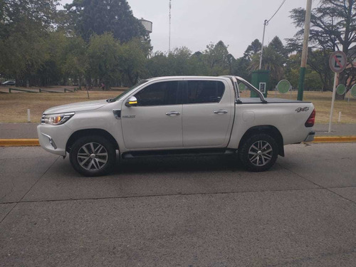 Toyota Hilux 2.8 Cd Srx 177cv 4x4 2016