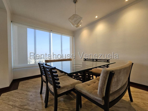Estupendo Y Amplio Apartamento En Alquiler Con Inmejorable Ubicación La Tahona