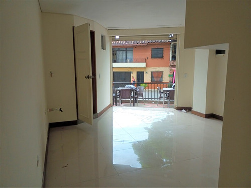 Local En Arriendo Ubicado En Medellin Sector Manrique Central (22389).