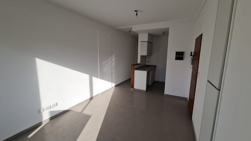 Imagen 2 de 10 de Venta De Departamento 2 Ambientes San Justo