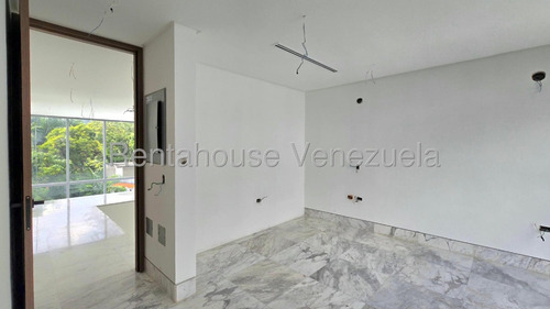 ¡¡apartamento Con Un Concepto Completamente Innovador, Amplias Panoramicas, Vista Privilegiada Y Urbanización Vip, Hermosa Sala Doble Altura! - Altamira - Luis Gomez - Mls #25-18504