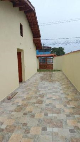 Imagem 5 de 11 de Casa No Bairro São Fernando, Em Itanhaém, Litoral Sul De São Paulo. Possui Wc Externo, Churrasqueira E Vaga Para 02 Automóveis.
