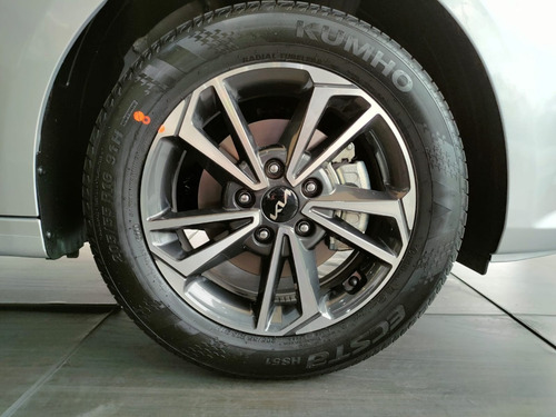 Imagen 15 de 15 de Kia Forte Sedan Lx Aut