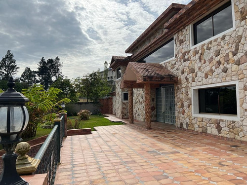 En Venta Espectacular Casa En Urb Privada San Diego De Los Altos In. Ma. Fda