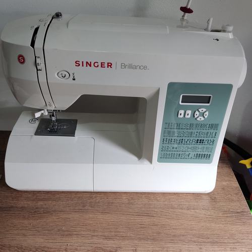 Maquina De Coser Computarizada Singer 