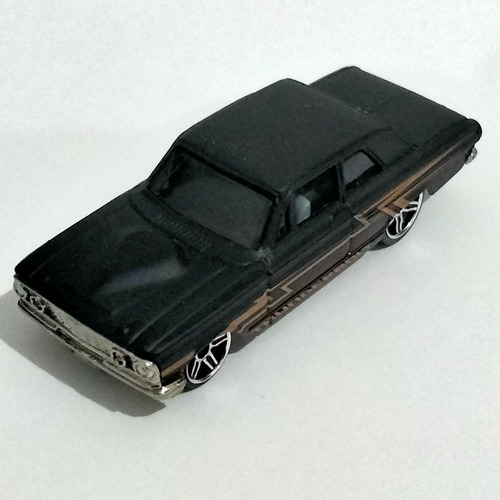  Hot Wheels Collector  Ford Thunderbolt Black/gold 2005