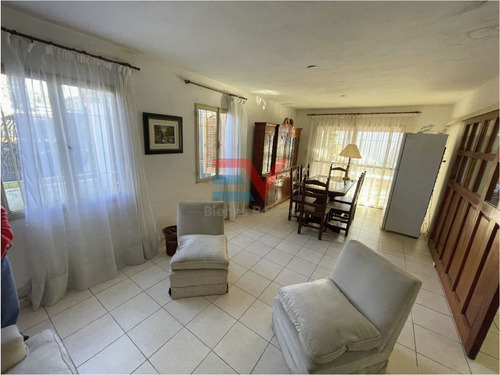 Imagen 4 de 21 de Venta. Arguello. Propiedad 200 Mts Cub 400 Mts Terreno A 2 Cuadras De Recta Martinolli