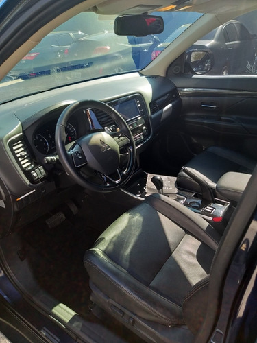 Imagem 7 de 10 de Mitsubishi Outlander 2018 2.0 L4 Comfort Cvt 5p