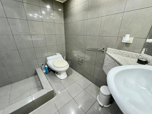 Local Comercial En Venta En Vitacura
