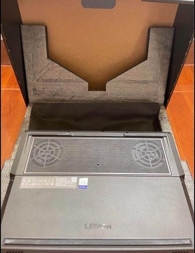 Imagen 3 de 6 de Legión Y740: Intel Core I7 15.6 16gb Ddr4, 256gb