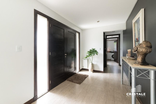 Imagen 9 de 30 de Importante Casa 2 Plantas. 3 Dormitorios En Venta. Piscina, Parque - Cadaques (funes Hills)