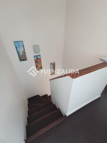 Duplex En Venta De 2 Dorm. En Ñuñoa