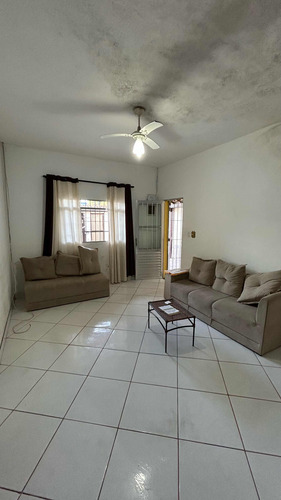 Casa 4 Quartos 2 Banheiros 250m2