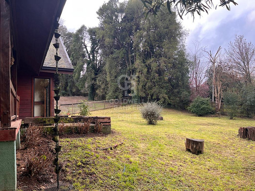 Espectacular Casa En La Unión | Cercana Colegio Alemán.