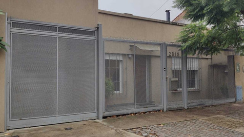 Imagen 1 de 4 de Oport! Casa A Nvo Con Jardín 10x15 Al Fondo! Cca . Unicenter