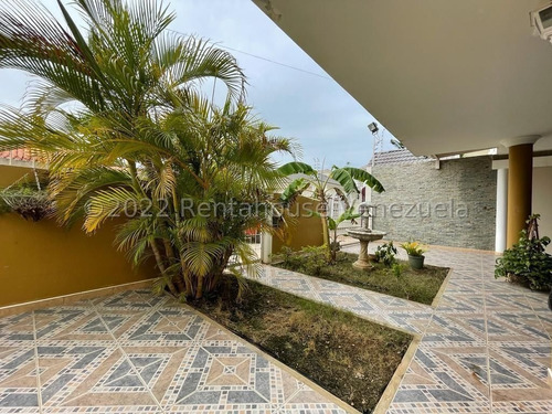 Imagen 3 de 13 de Espectacular Casa En Venta Al Este De Coro Ubicada En Conjunto Privado 04126887776 23-2243