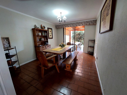 Excelente Casa En San Carlos De Apoquindo