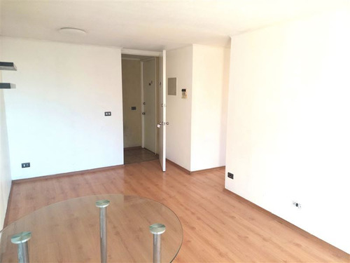 Departamento En Arriendo De 2 Dorm. En Santiago