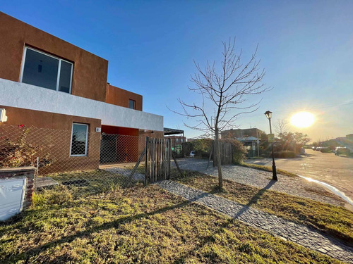 Imagen 23 de 26 de Venta Casa Con Jardin En Casas Santa Maria Tigre