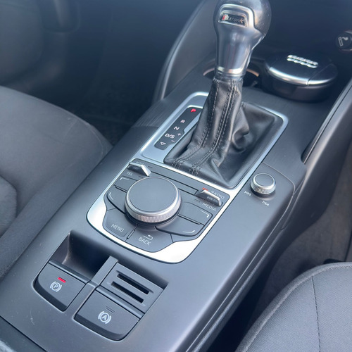 Audi A3 1.8 Sedán Ambiente At