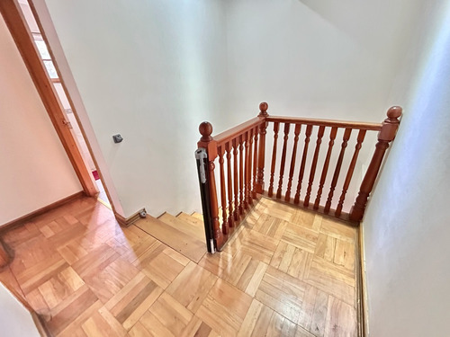 Amplia Casa Con Parquet, Luz Natural En El Corazón De Vitacu