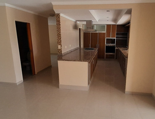 Importante Casa En La Concepción Lujan.