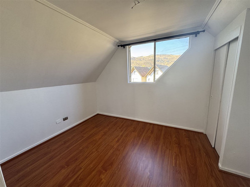 Casa En Arriendo De 4 Dorm. En Huechuraba