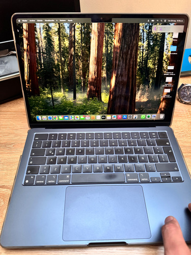 Apple Macbook Air 13.6 256gb Ssd / 8gb M3 Chip - Midnight (Usado)