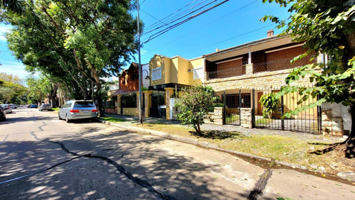 Casa Venta La Lucila 4 Ambientes Jardin Y Pileta