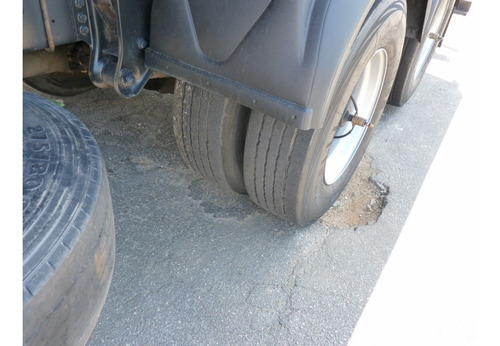 Imagem 17 de 20 de Mercedes Atron 2324 2012 Com Tanque De Água 15 Mil Lt