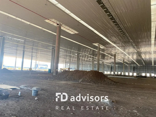Arriendo De Bodegas En Centro Logístico 7000 M2-san Bernardo