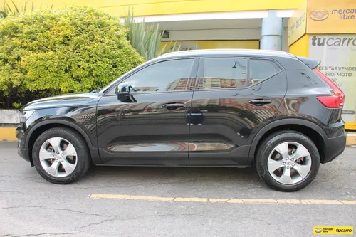 Volvo XC40 2.0 T4 FWD MOMENTUM II TP