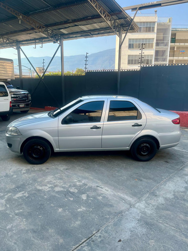 Fiat Siena Gris 2012