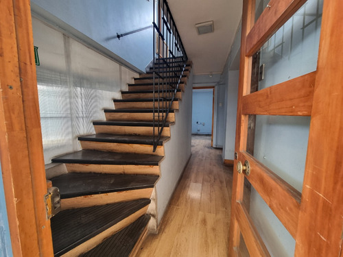 Casa En Excelente Ubicación, Apta Para Oficina Con Trifásica