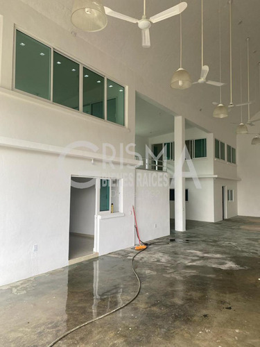 Amplia Bodega En Excelente Ubicación En Venta O Renta En Tuxpan, Ver