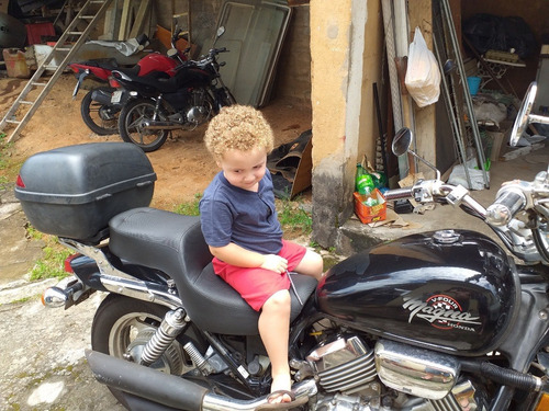 Honda Magna