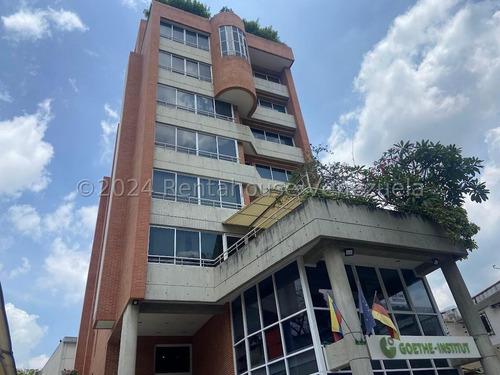 Apartamento En Alquiler En Altamira #24-17916 Josmary Sanjuan