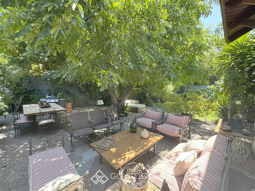 Casa En Arriendo De 5 Dorm. En Las Condes