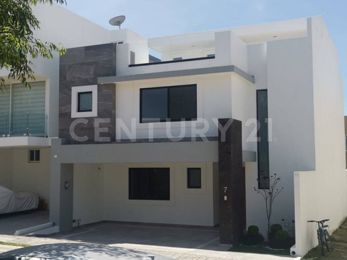 Venta De Casa  Cluster Queretaro  Lomas De Angelopolis