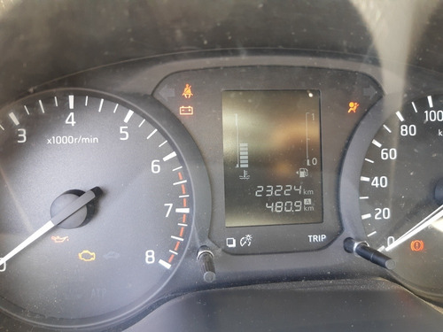 Imagen 6 de 15 de Nissan Np300 2020 2.5 Chasis Cabina Dh Pack Seg Mt