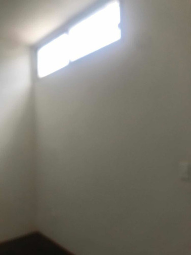 Alquilo Amplia Casa De 2 Dorm Azotea Transita Brazo Oriental