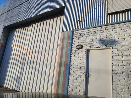 Imagen 2 de 8 de Galpón En Venta Parabólico De 1000 Mts2 En Larrea Y Empalme Graneros