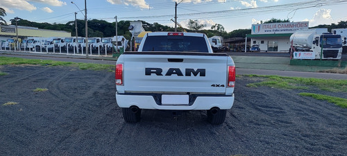 RAM Ram Classic 5.7 Laramie Night Edition Cab. Dupla 4X4 Aut. 4P