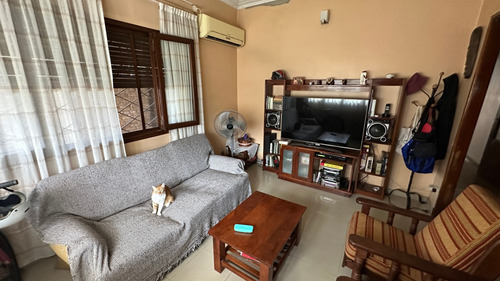 Casa En Venta De 4 Dormitorios C/ Cochera En El Palomar