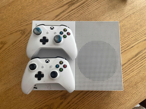 Xbox One S 1 Tb 2 Controles