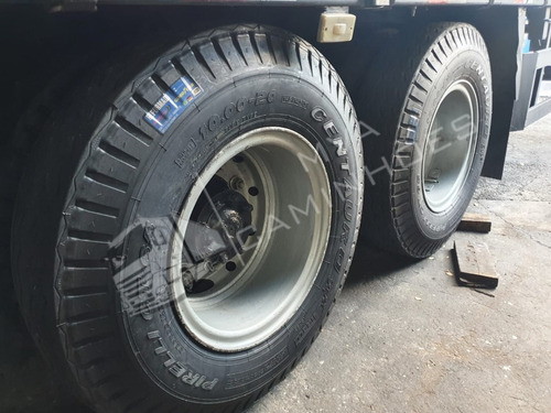 Caminhão L1620 - 6x2
