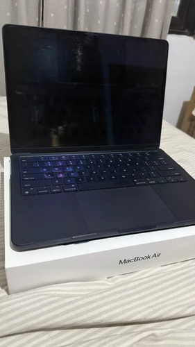 Macbook Air M3 2024 16gb 256gb Disco 98% Bateria Azul (Usado)