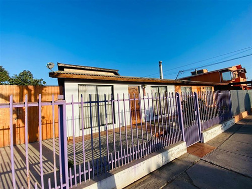 Casa En Venta De 4 Dorm. En La Serena