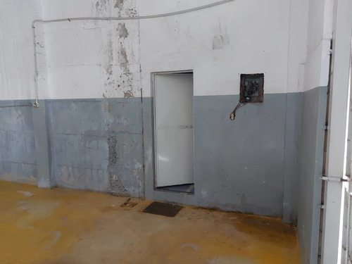 Best House Vende Amplio Galpon En Los Teques